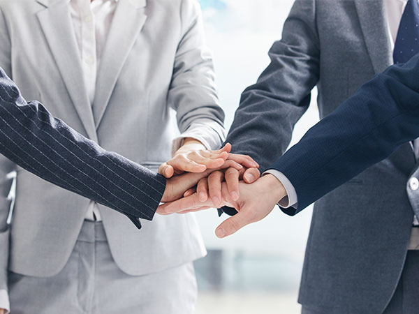 How to wholesale cheap clothes